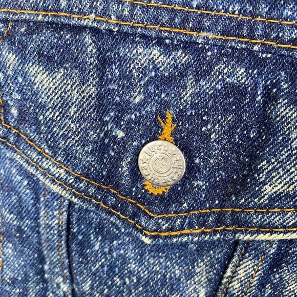 Tyca Embossed Denim Acid Wash Trucker Jacket Eagle Made in USA Size Large - Picture 5 of 13